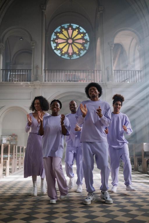 What's The Difference Between A Choir And A Chorus? Yona Marie Yona