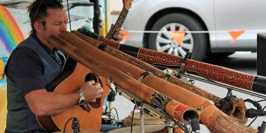 What Is A Didgeridoo? + How To Play