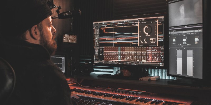 5 Music Producers For Hire Who Make Custom Hip Hop & R&B Beats