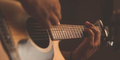 How To Choose The Right Guitar: 6 Factors To Consider
