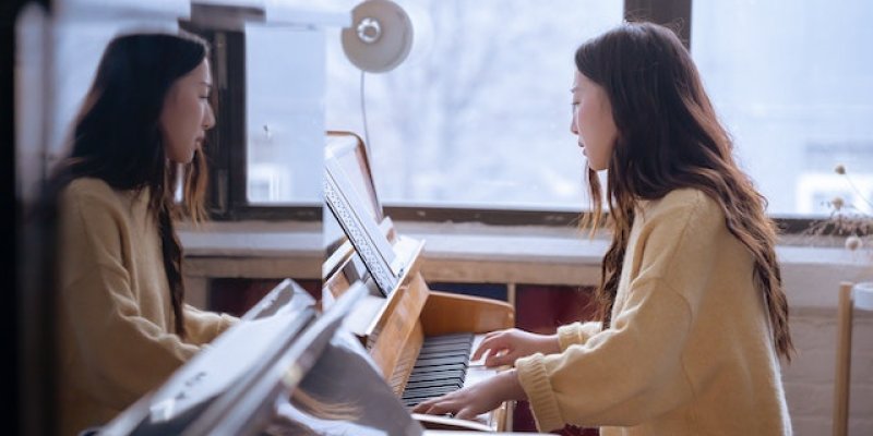 How To Get Better At Piano Playing - For Beginners 