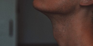 Why Does My Throat Hurt After Singing? 
