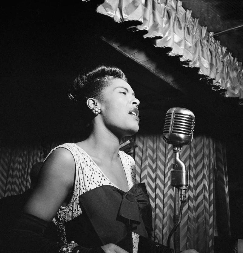 billie-holiday-downbeat-new-york-ny-ca-feb-1947-william-p-gottlieb-04251-29b0c6.jpg