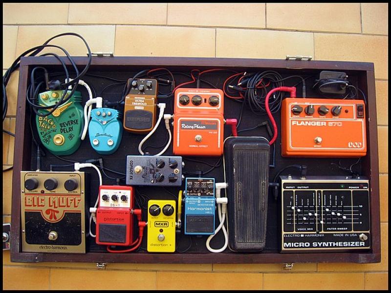 Pedalboard_2010_p1_by_endless_.jpeg