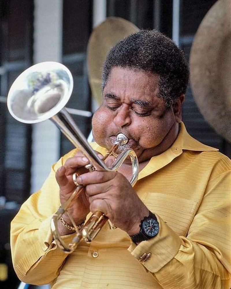 dizzy-gillespie-playing-trumpet-5a28ea.jpg