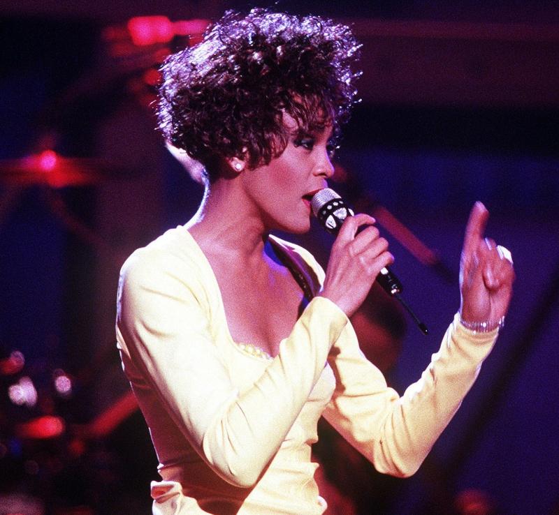 whitney-houston-g778297803_1920 (1).jpg