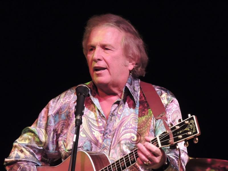 1024px-Don_McLean_at_the_NYCB_Theatre_at_Westbury_2013-07-13_3.jpeg