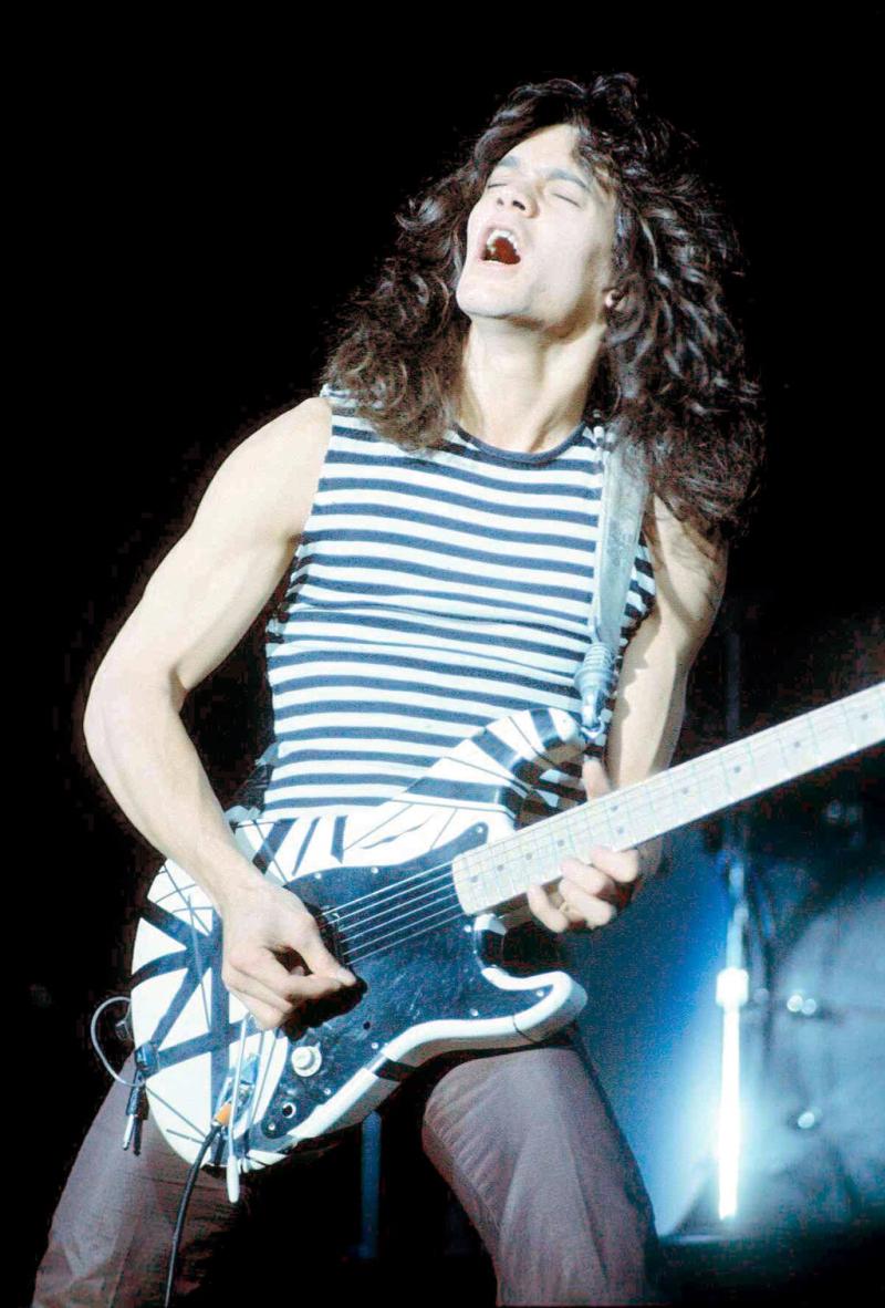 Eddie_Van_Halen_at_the_New_Haven_Coliseum.jpeg